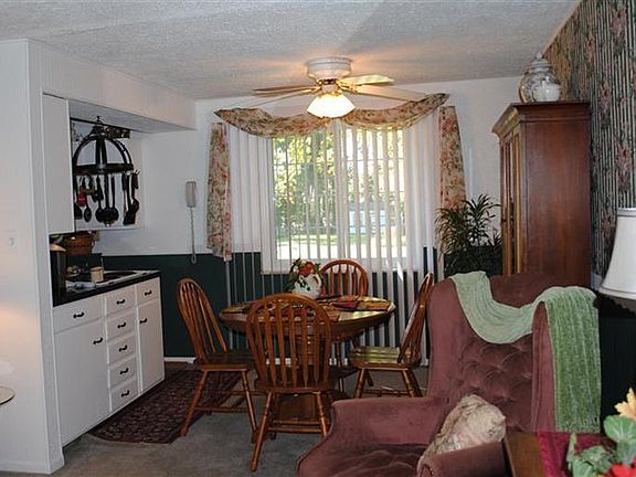 4th image of 797 Fairway Dr