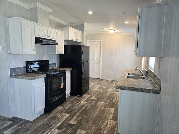 2nd image of 173 Casebier St #173
