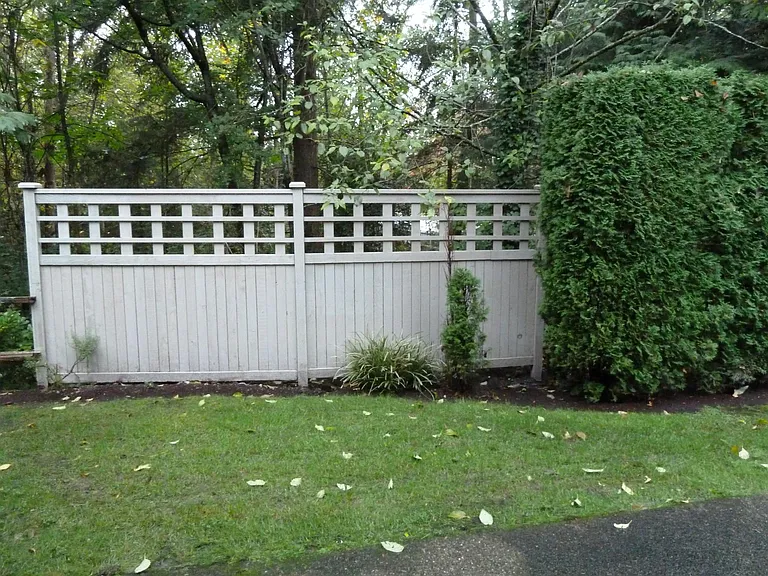 587 Elma Ave NE — Photo 19