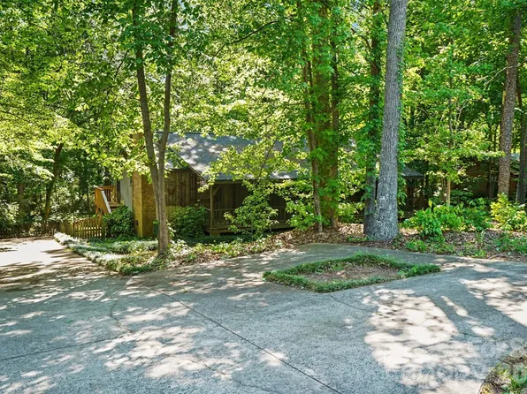 5921 Senconee Rd, Matthews, NC 28104