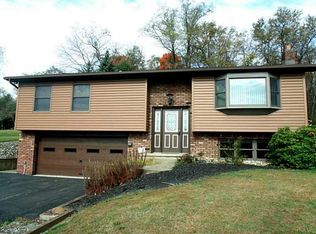 3190 Garlow Rd, Irwin, PA 15642