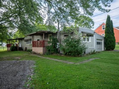 2207 Paul St, Hermitage, PA, 16148