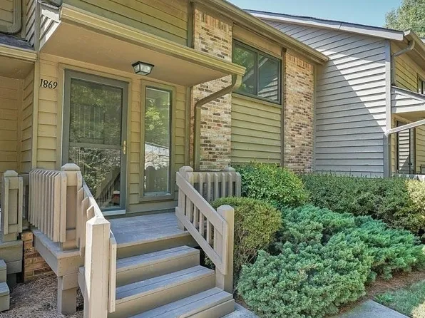 1869 Dyouville Ln, Atlanta, GA 30341