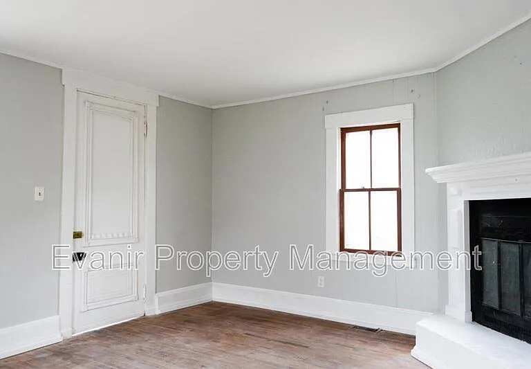 126 N Walnut St — Photo 7