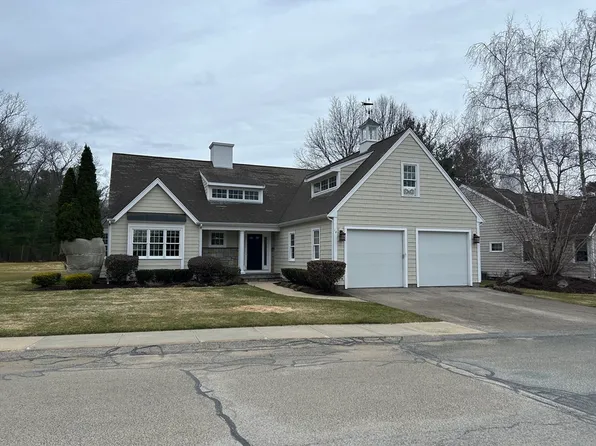 14 Sandtrap Cir, Weymouth, MA 02190