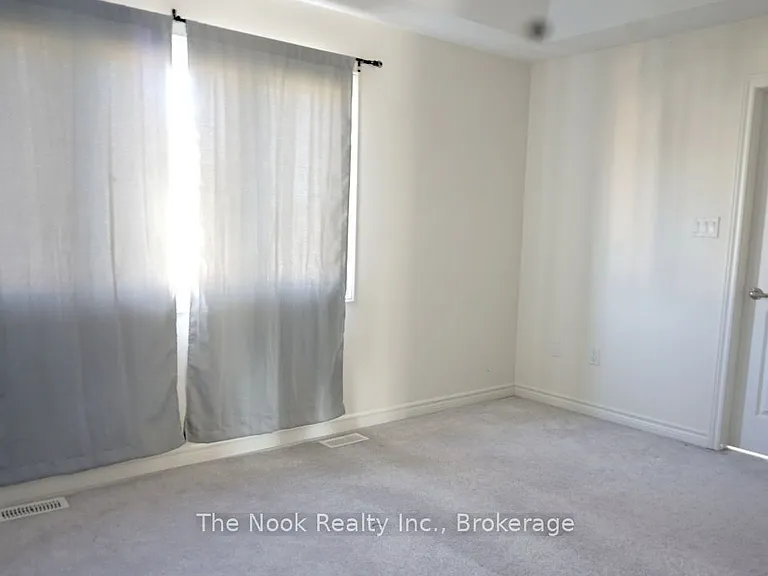 26 Louise Cres — Photo 13