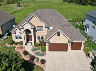9142 Michigan Dr, Winfield, IN 46307