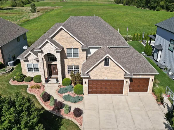 9142 Michigan Dr, Winfield, IN 46307