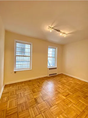 Rented by Waverly Realty Associates | media 2