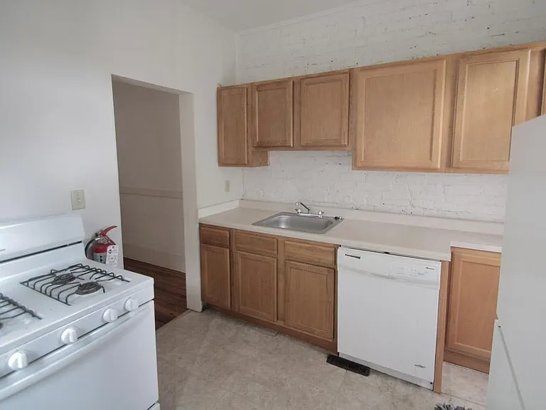 126 S Trenton Ave — Photo 3