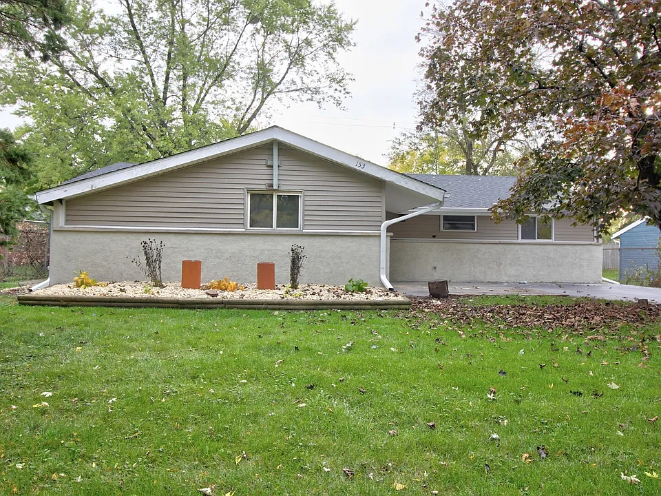 153 W Briarcliff Rd