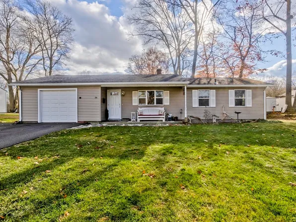 36 Hollywood St, South Hadley, MA 01075