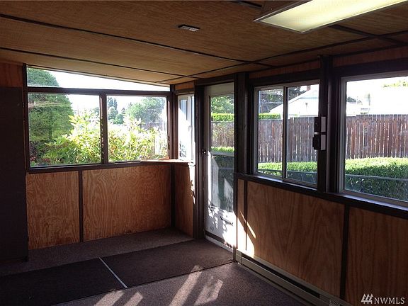 5th image of 146 23rd St NE
