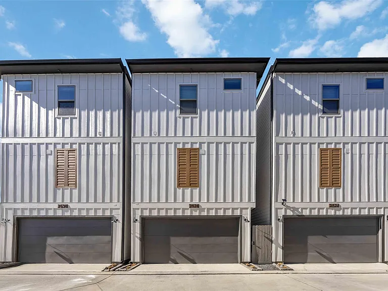 2528 Live Oak St — Photo 18