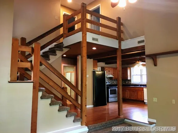 64 Buttercup Rd, Lake Ozark, MO 65049