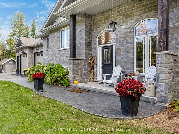 4th image of 1435 Rimkey Cres