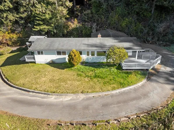 150 McMillan Rd, Klamath, CA 95548