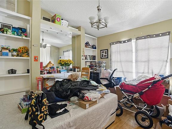4th image of 2200 SW 40th ST