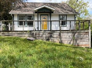 18243 Clear Water Rd, Fayetteville, AR 72704