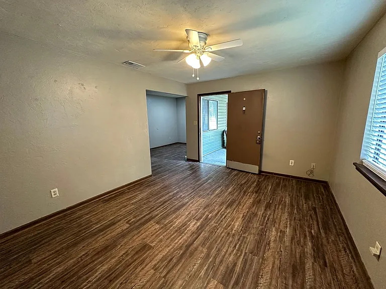 1400 Willow Bend Way #A — Photo 3