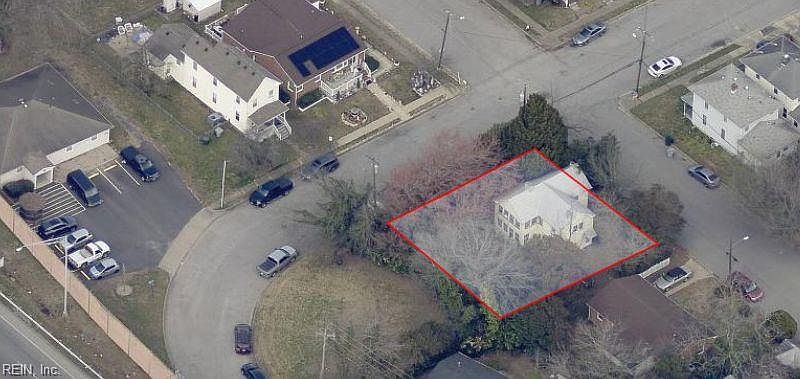 2nd image of 401 S Curry St