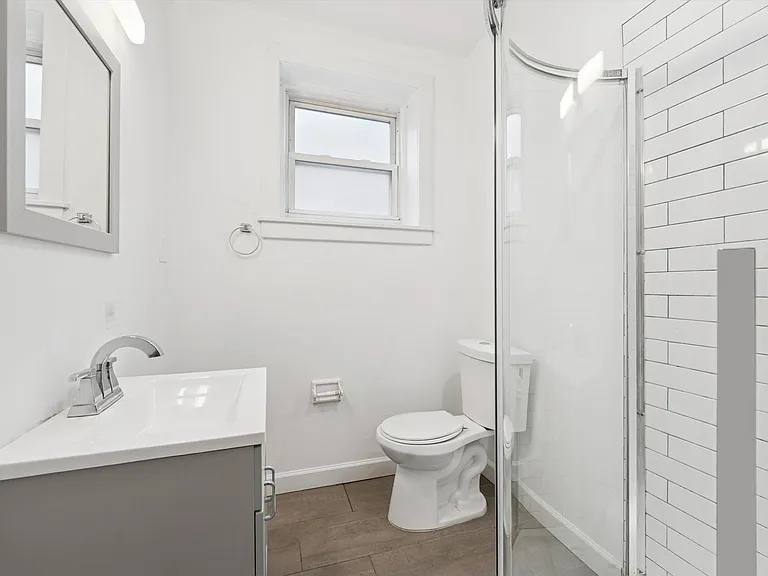 334-38 Lombard St #215 — Photo 7