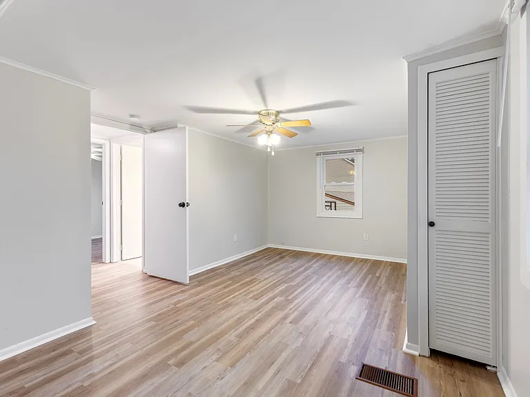 3010 Hessel Ave — Photo 18