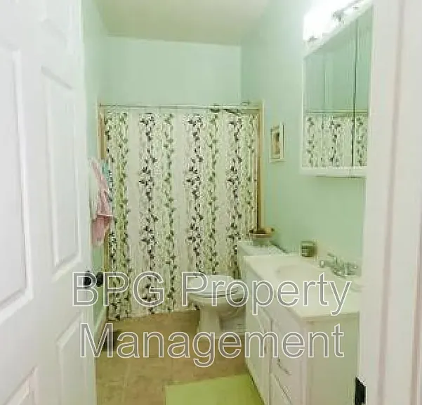 1027 7th St NE — Photo 12
