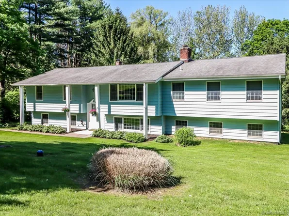 8 Prospect Court, Brookfield, CT 06804