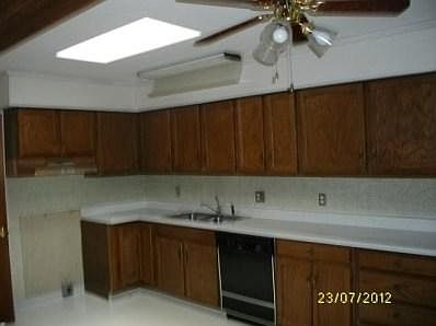 3rd image of 127 Antwerp Ave
