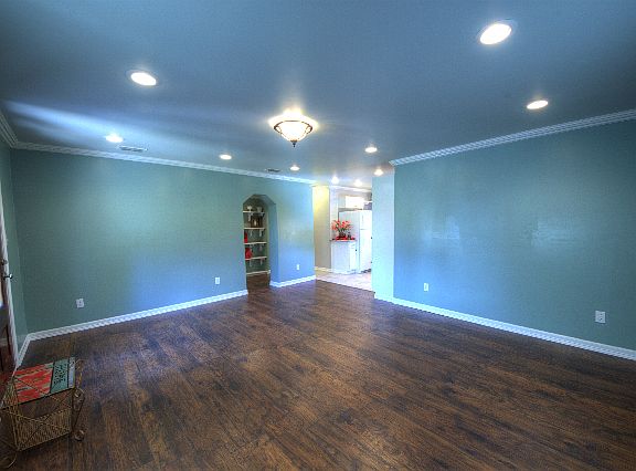 2nd image of 214 Magnolia Ave.