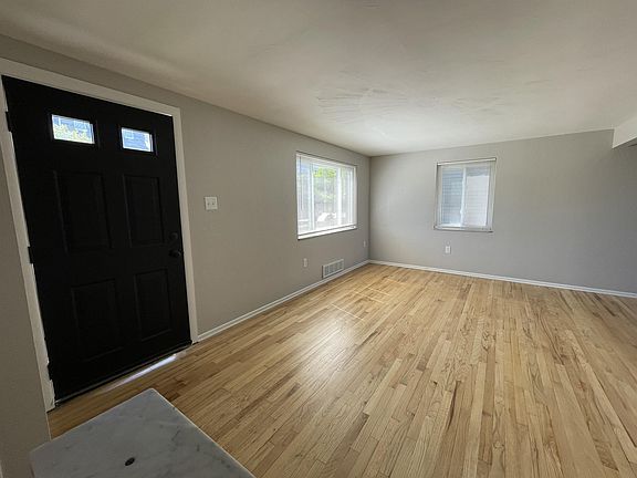 5th image of 304 Oneida St