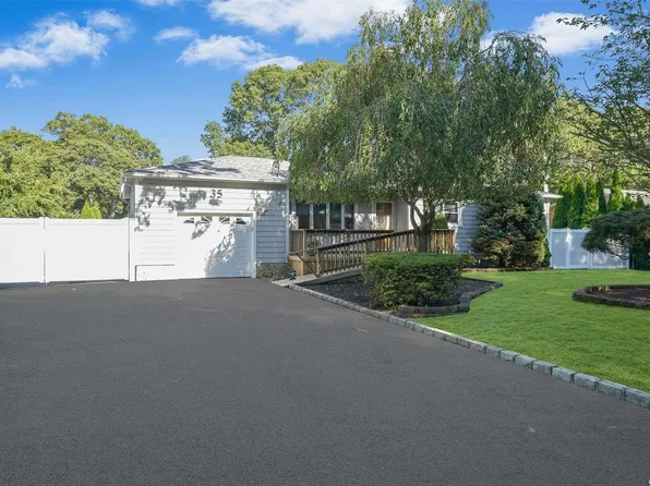 35 Linden Lane, Shirley, NY 11967