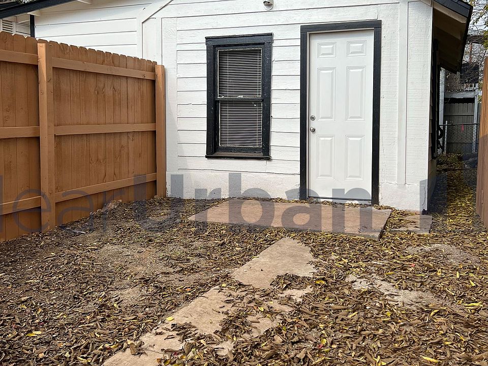 1st image of 449 Barrett Pl #2