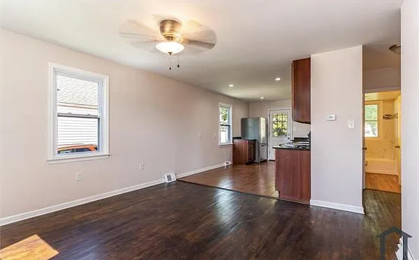 912 Martin Rd — Photo 2