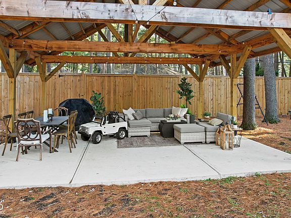 4th image of 7643 Dean Rd