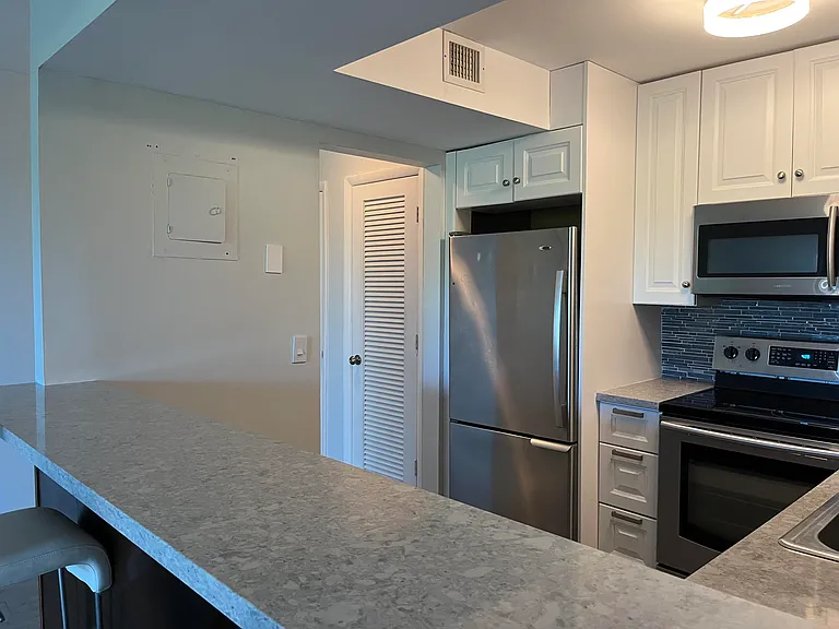 610 Tennis Club Dr #403 — Photo 3