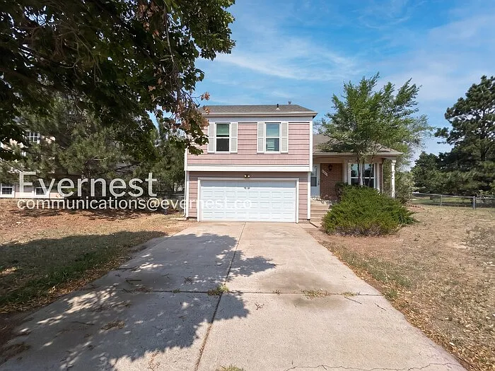 2702 Dickens Dr