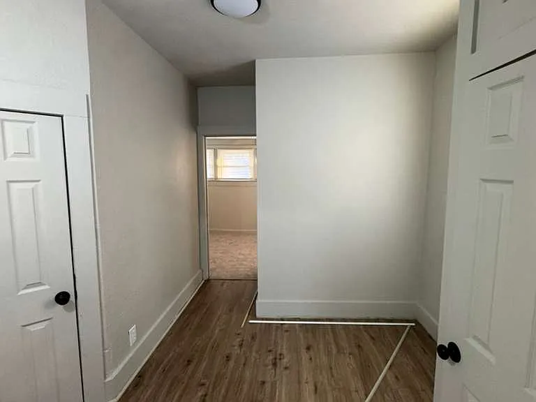3427 Lexington Ave — Photo 10