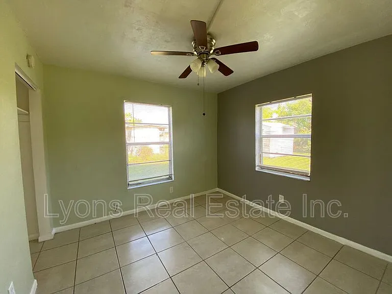 3323 Canal St #A — Photo 12