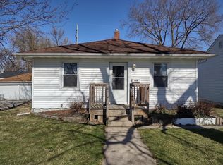 912 Douglas St, Morris, IL 60450