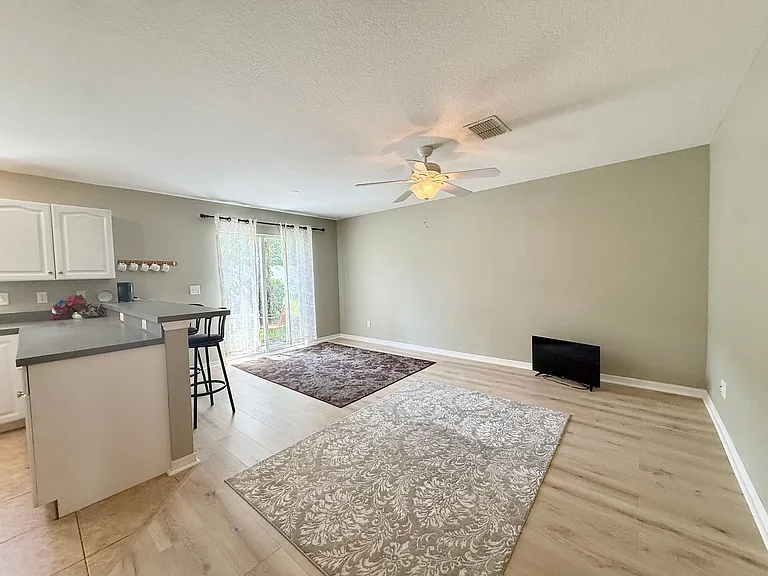 102 N Lady Mary Dr — Photo 10