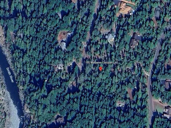 180 Madame Gasquet Ln, Gasquet, CA 95543
