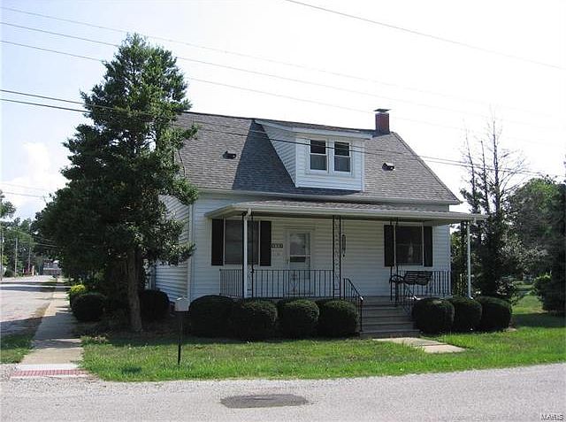 1st image of 115 E Cedar St