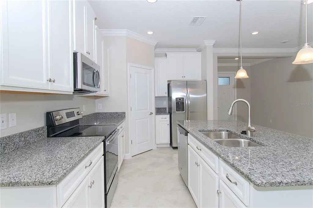 3 bed, 2.5 bath, 1632 sqft, $2,600 — Photo 4
