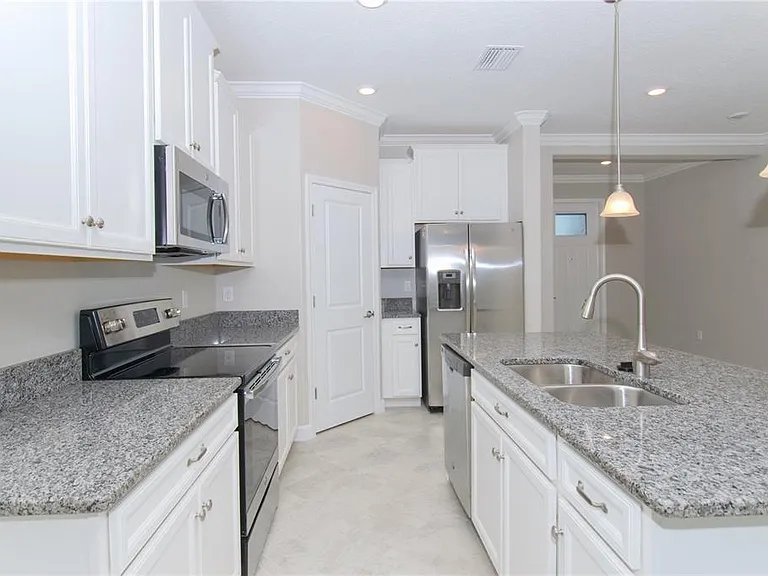18622 Noble Caspian Dr — Photo 4