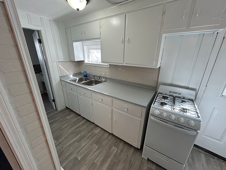 1st image of 118 Water St #1R