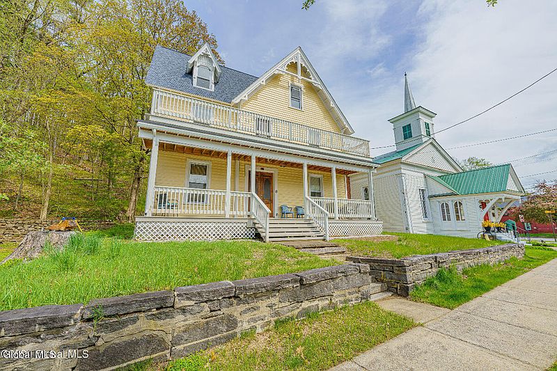 2nd image of 28 Main Street