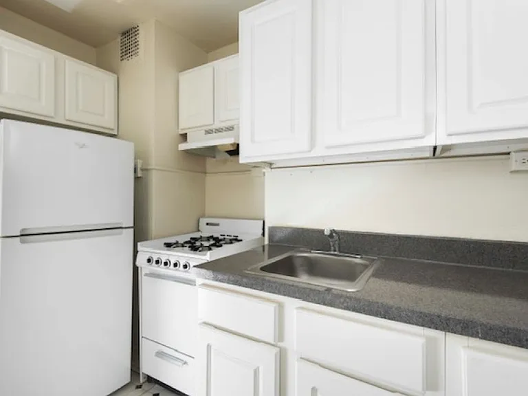Embassy Apartments — Photo 5