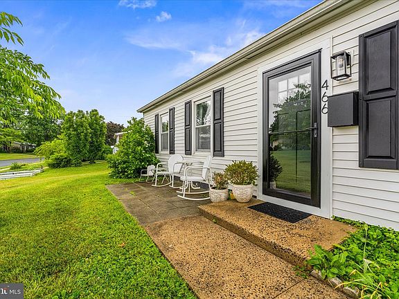 3rd image of 466 Carrollton Dr